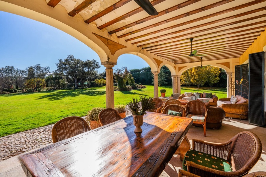 Terraza comedor cubierta de La Hacienda